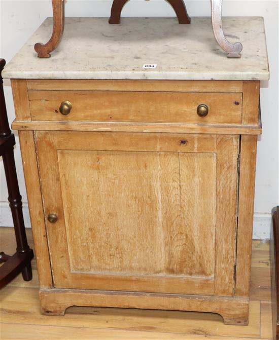 A Victorian marble-topped pine washstand W.61cm